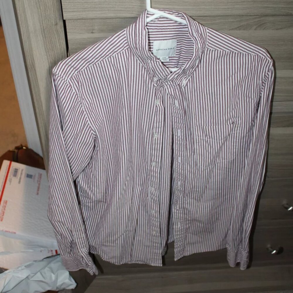 American Eagle Shirt Men's Medium Red/White Stripe Button Up Long Sleeve